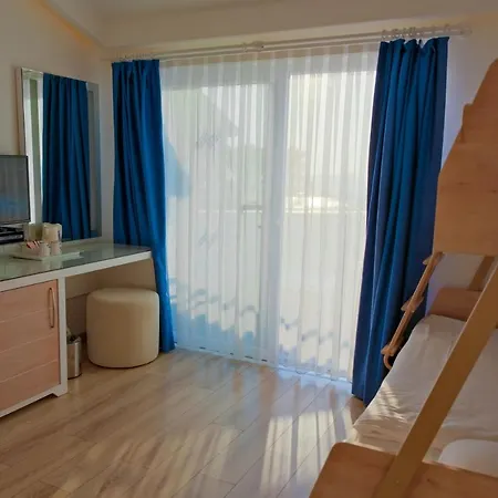 Garcia & Hotel 5*