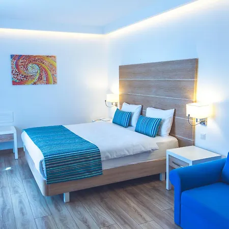 Garcia & Hotel 5*